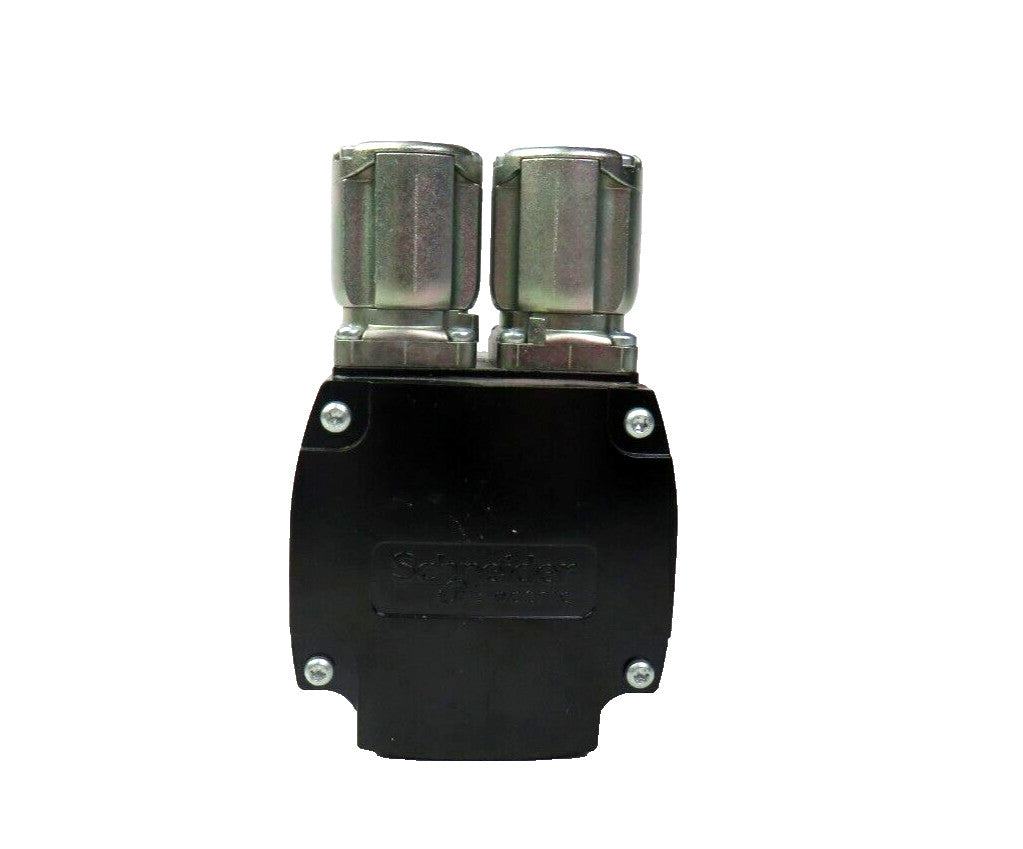 SCHNEIDER Electric BSH0702T01F2A SERVOMOTOR New