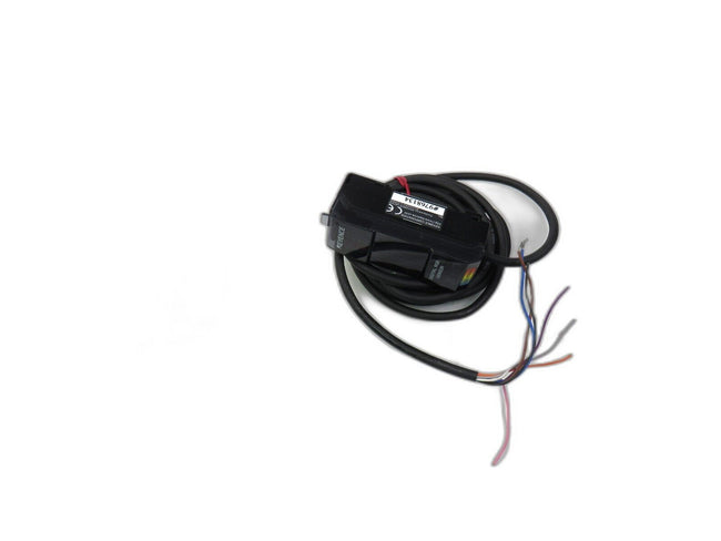 KEYENCE CZ V21A DIGITAL SENSOR    New