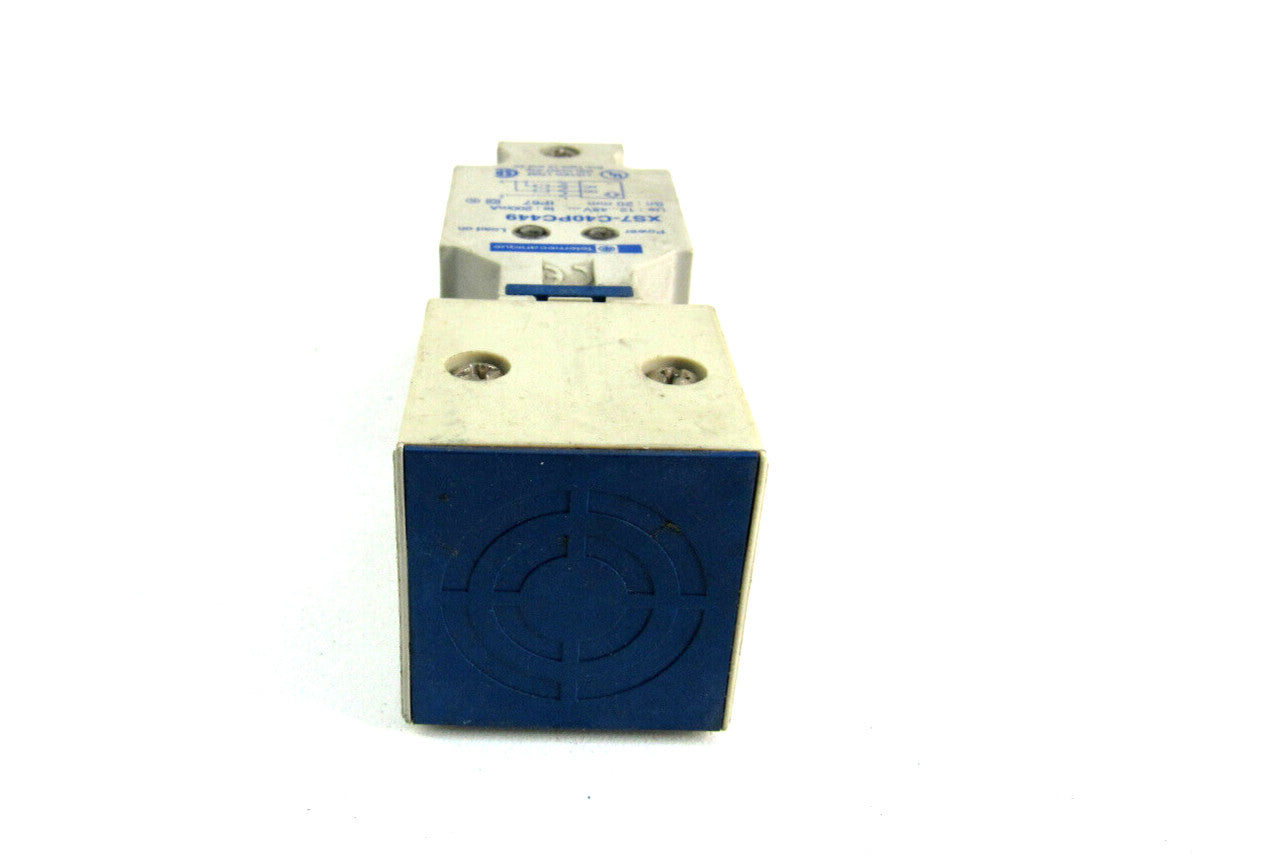 Telemecanique  XS7-C40PC449    New