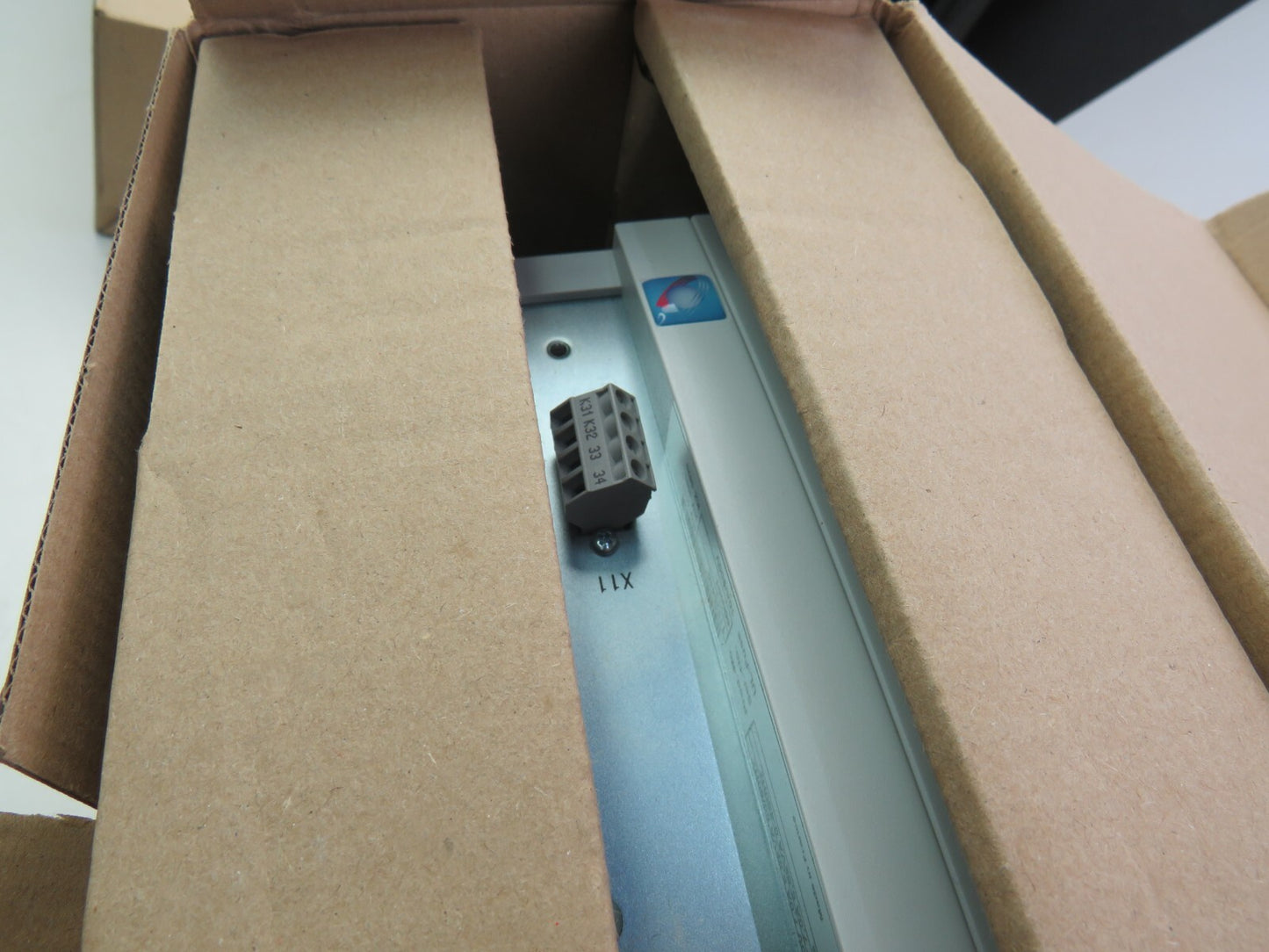 Lenze  EVS9324-ETV004    New
