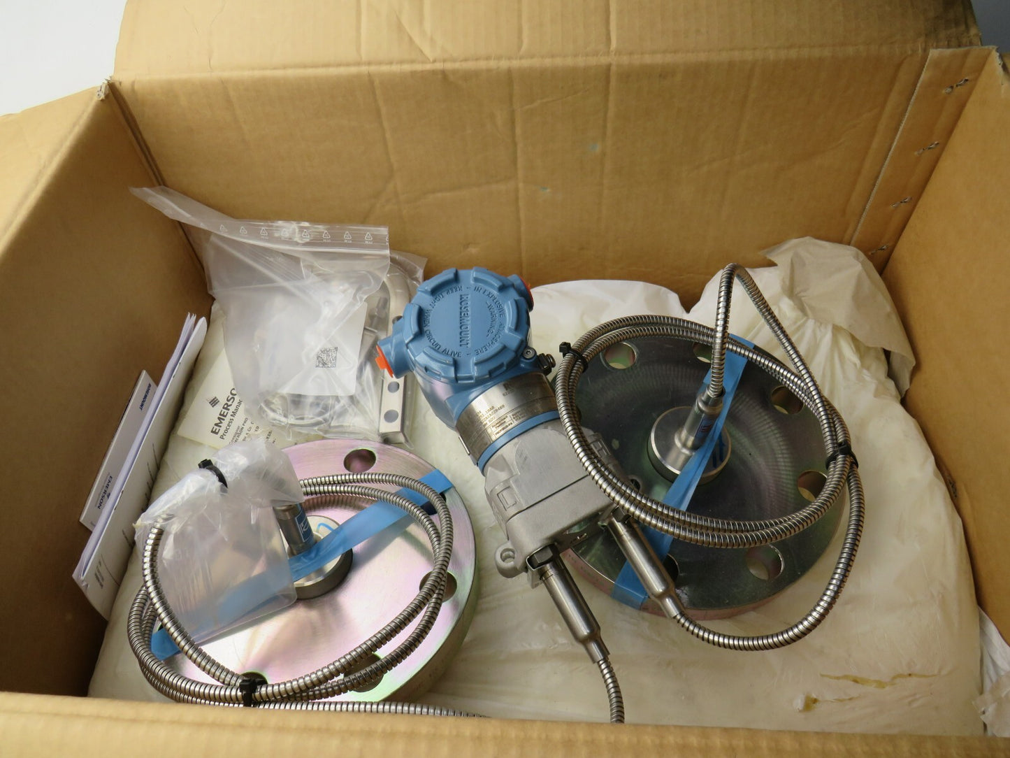 ROSEMOUNT 3051CD2A22A1AS2B4E8 3051CD2A22A1AS2 + dp0001-3030-z3 New