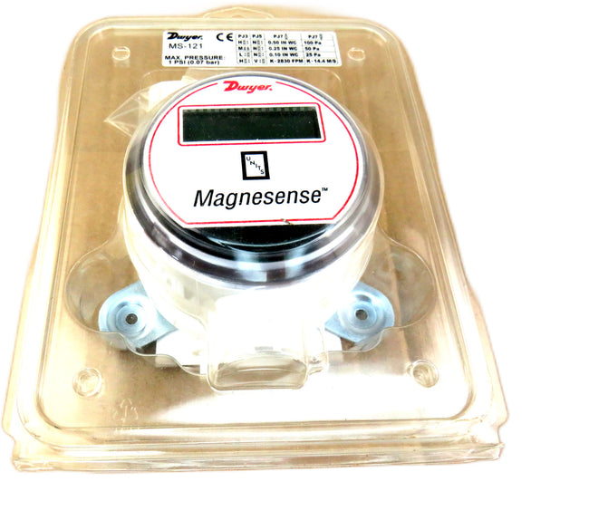 DWYER  MS-121 air differential pressure transmitter sensor    New