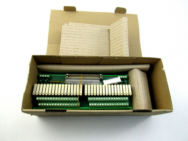 PHOENIX CONTACT UMK-32 RM/MR-G24/1/PLC  2979472 New