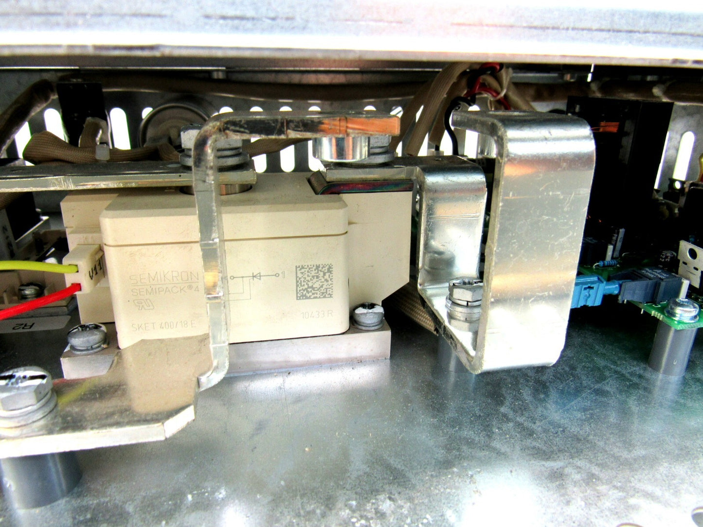 ABB  ACBU-P1 PASSIVE CROWBAR 6812566 ACS800-67  New