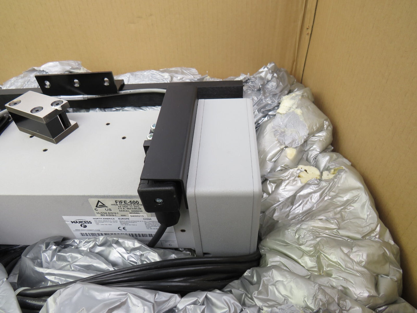 MAXCESS FIFE NW-6400210 FIFE-500 WEB GUIDING SYSTEM SIZE=3 L=300 F=400      New