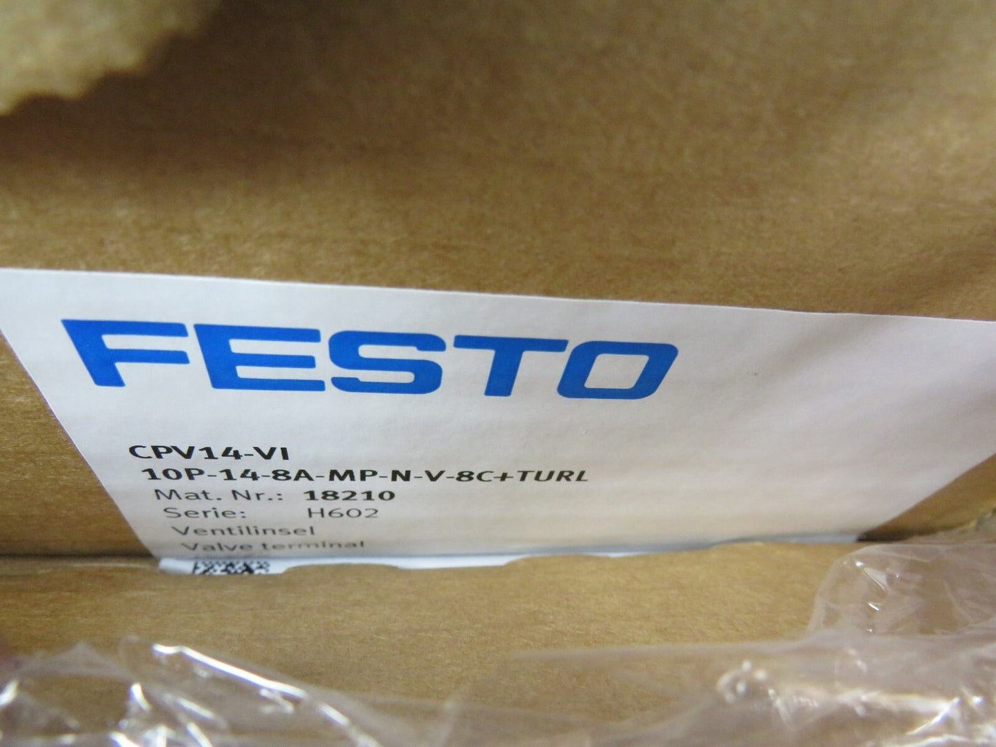 FESTO  CPV14-VI 18210 CPV14-GE-MP8 10P-14-8A-MP-N-V-8C+TURL + cable    New