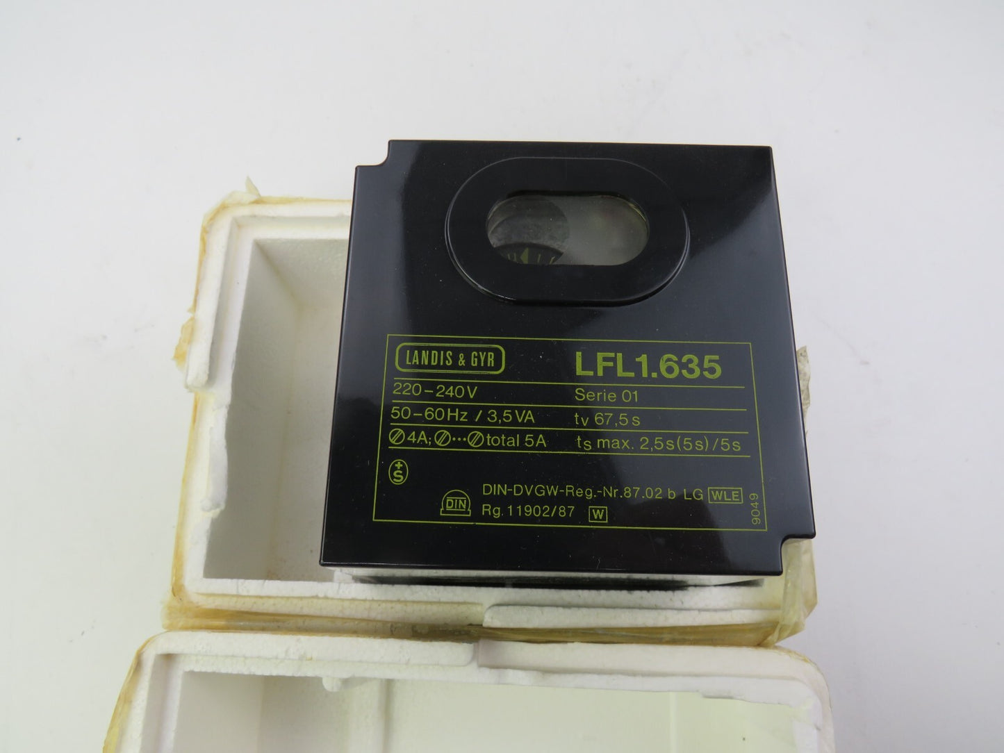 Landis&Gyr SIEMENS LFL1.635 Gas Burner Controller S01 220-240V 50-60Hz 3,5VA 5A