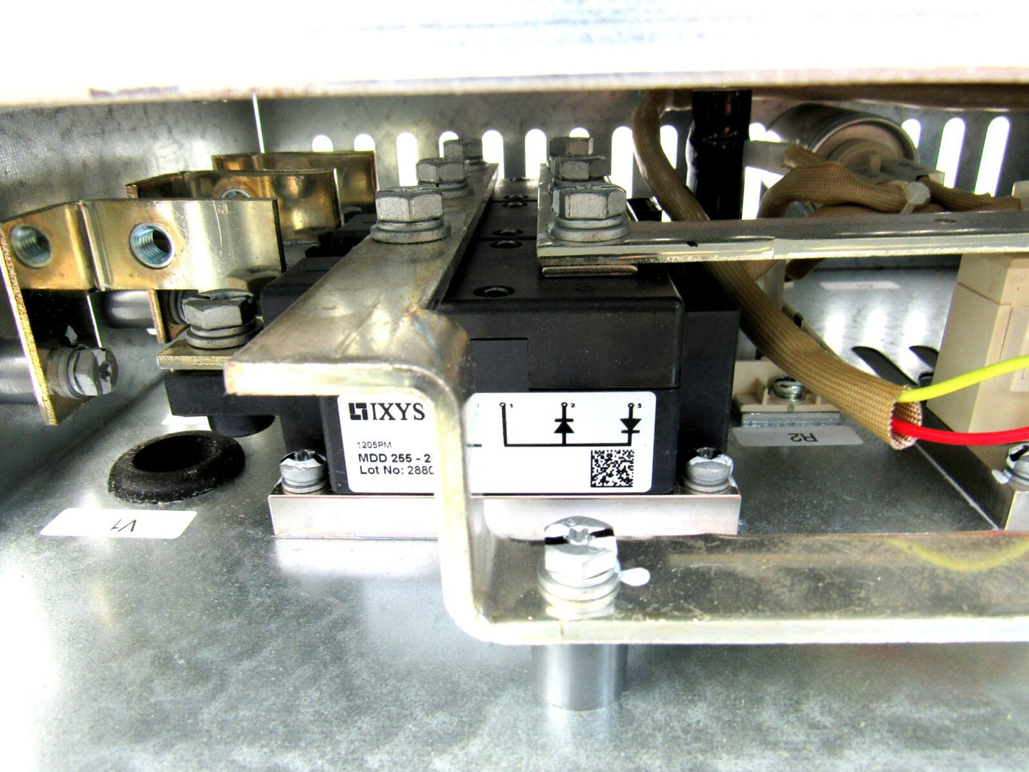 ABB  ACBU-P1 PASSIVE CROWBAR 6812566 ACS800-67  New