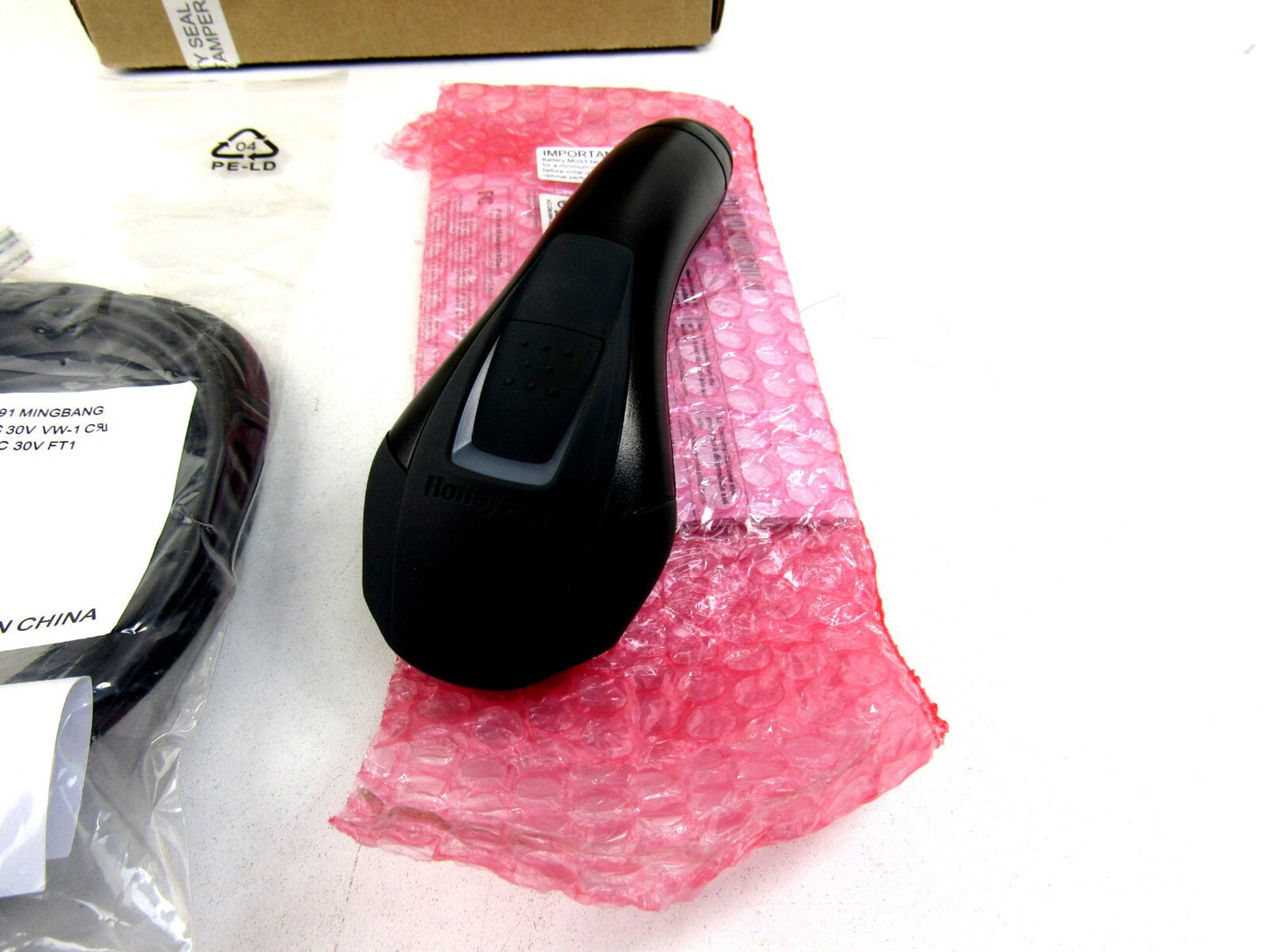 Honeywell  Scanner 1202G-2 + CBL-500-300-S00 USB Cable 1202G-2usb-5   New