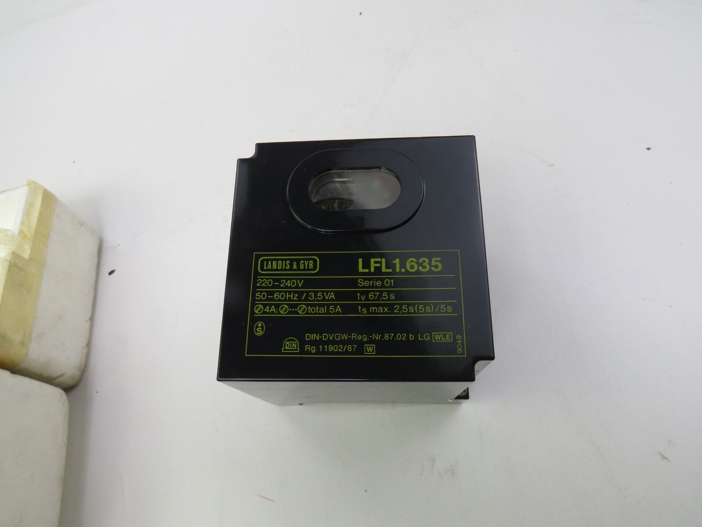 Landis&Gyr SIEMENS LFL1.635 Gas Burner Controller S01 220-240V 50-60Hz 3,5VA 5A