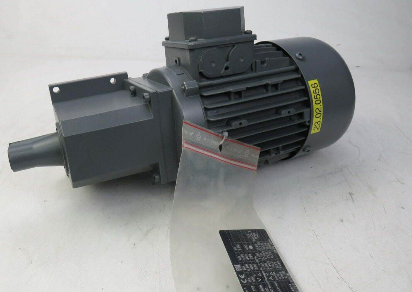 LENZE GST03-2M VBR071C42 MDEMAXX071-42C0C     New