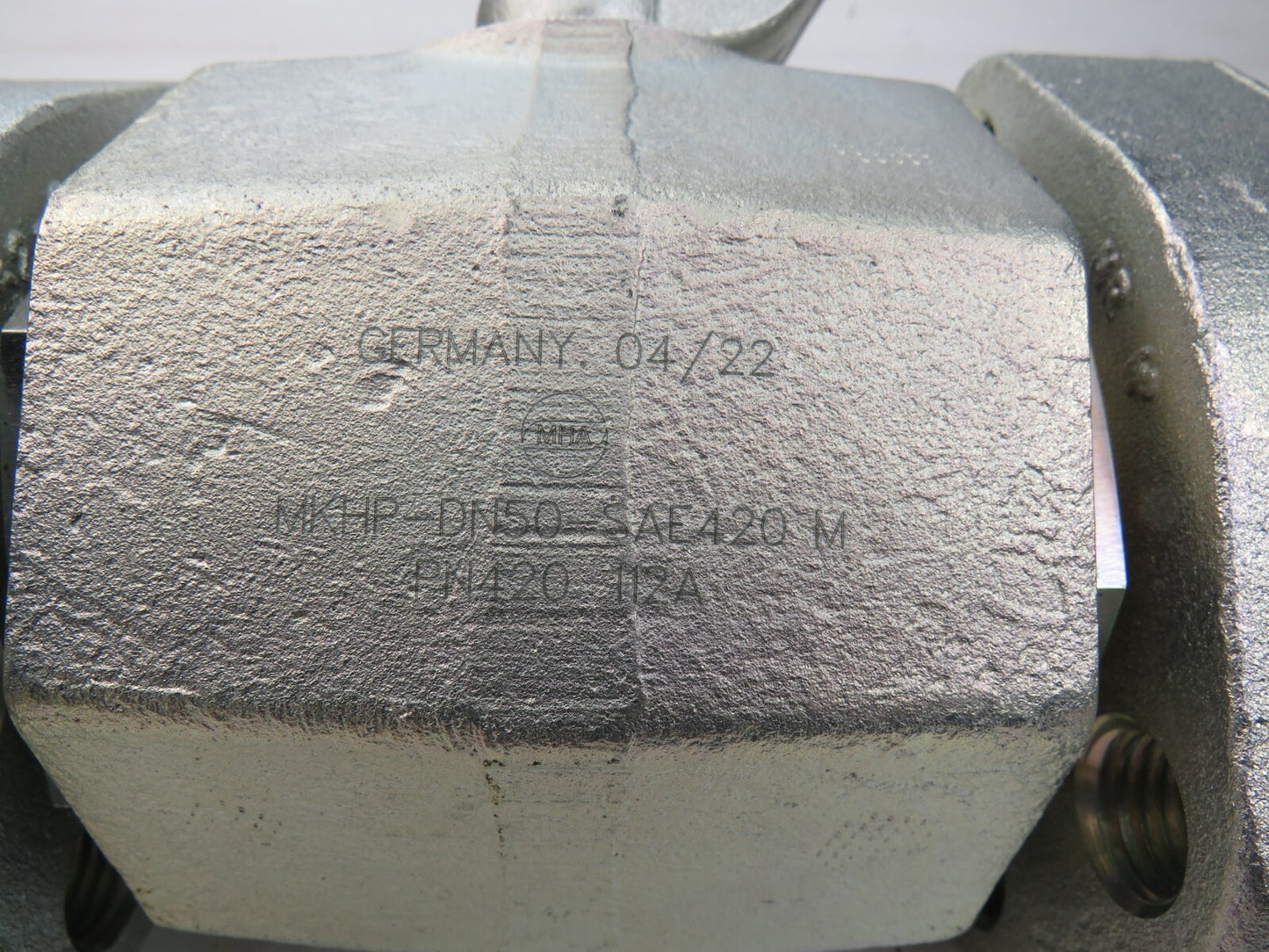 MHA MKHP-DN40-SAE420 M PN420 112A BALL VALVE CA54   New