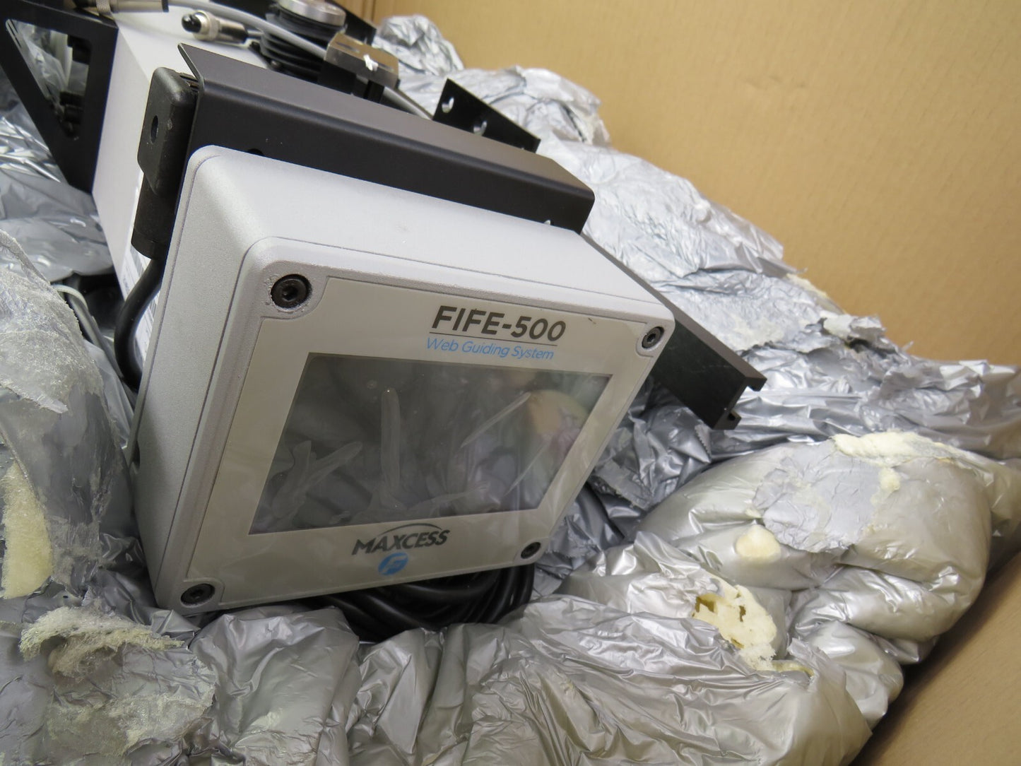 MAXCESS FIFE NW-6400210 FIFE-500 WEB GUIDING SYSTEM SIZE=3 L=300 F=400      New