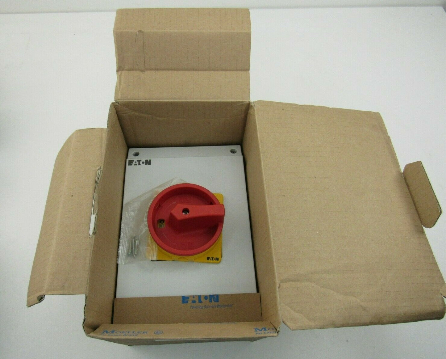 EATON P3-63/I4/SVB/HI11  MOELLER MAIN SWITCH SURFACE MOUNTING  New