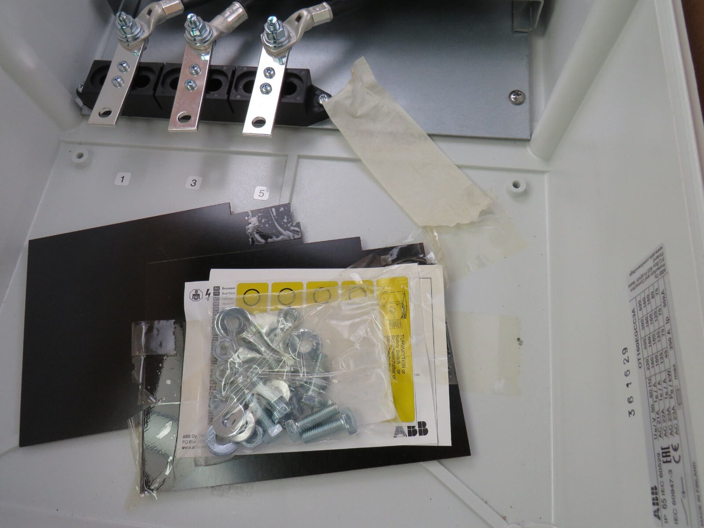 ABB OT160EGCC3A PLASTIC ENCLOSURE 1SCA022297R5890 TURVAKYKTIN OT160E3    New