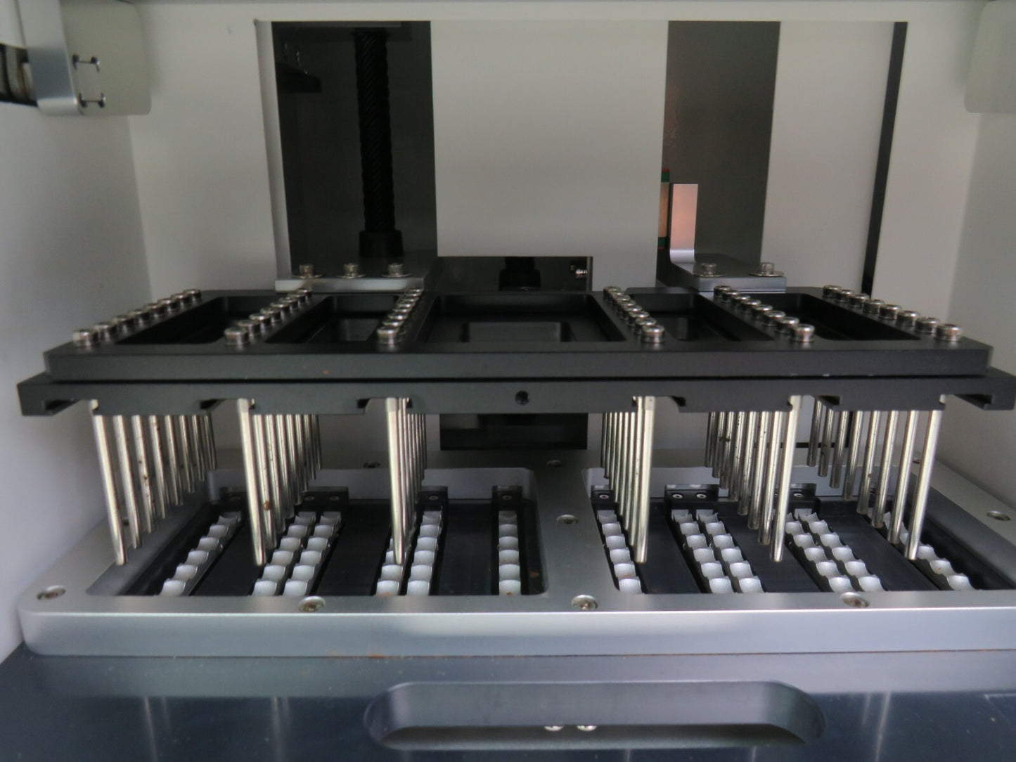 GENOLUTION nextractor NX-48S nucleic acid extractor