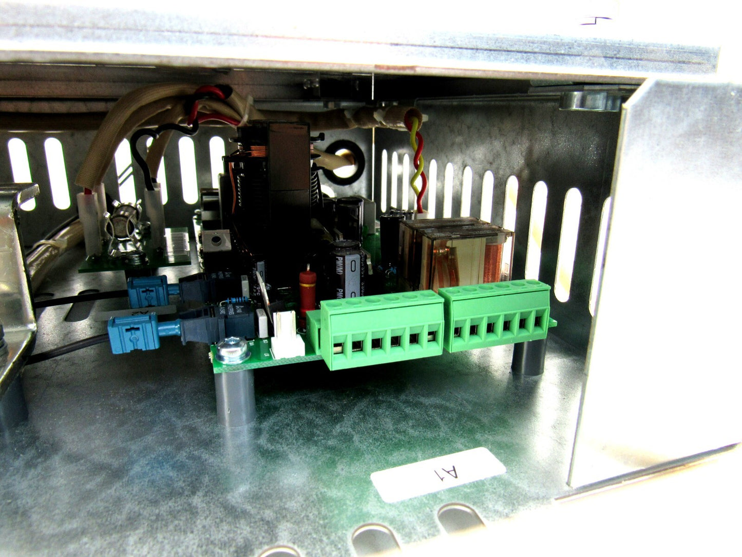 ABB  ACBU-P1 PASSIVE CROWBAR 6812566 ACS800-67  New