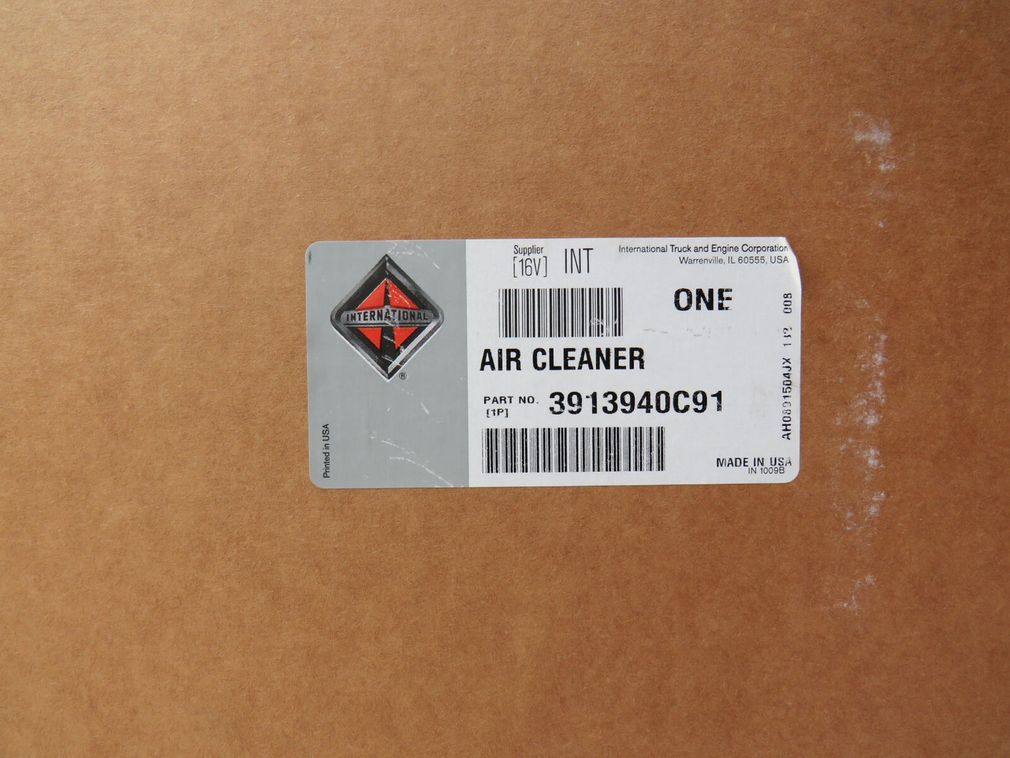 INTERNATIONAL  3913940C91 AIR CLEANER   New