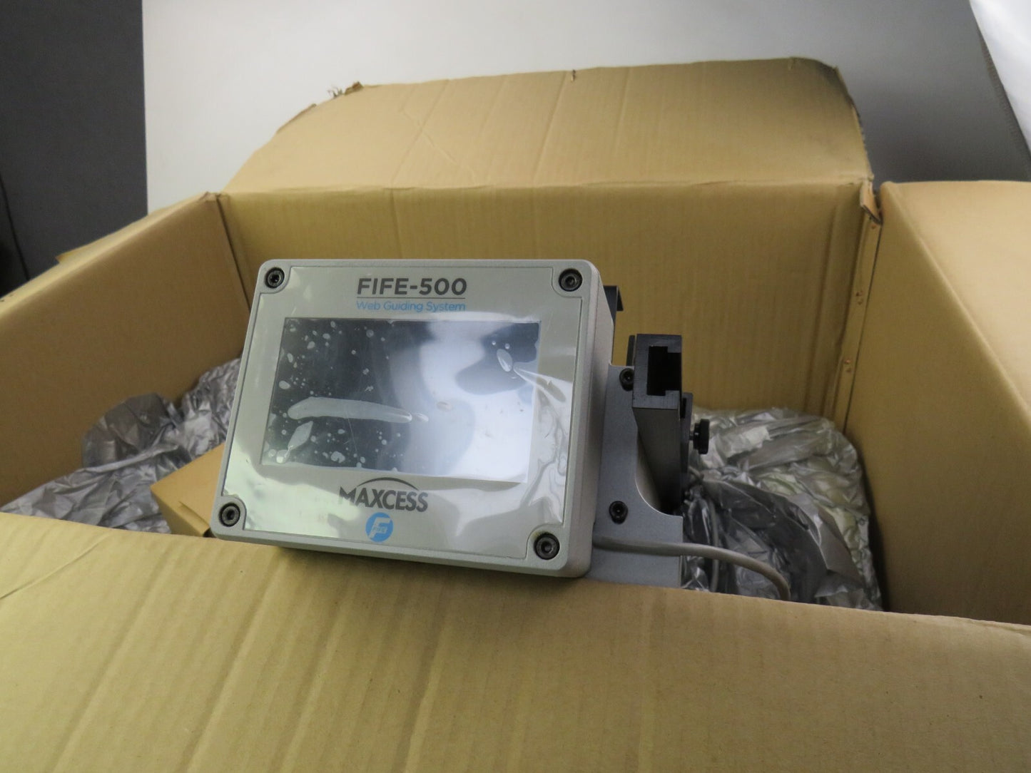 MAXCESS FIFE NW-43000210  FIFE-500 WEB GUIDING SYSTEM SIZE=2 L=250 F=300    New