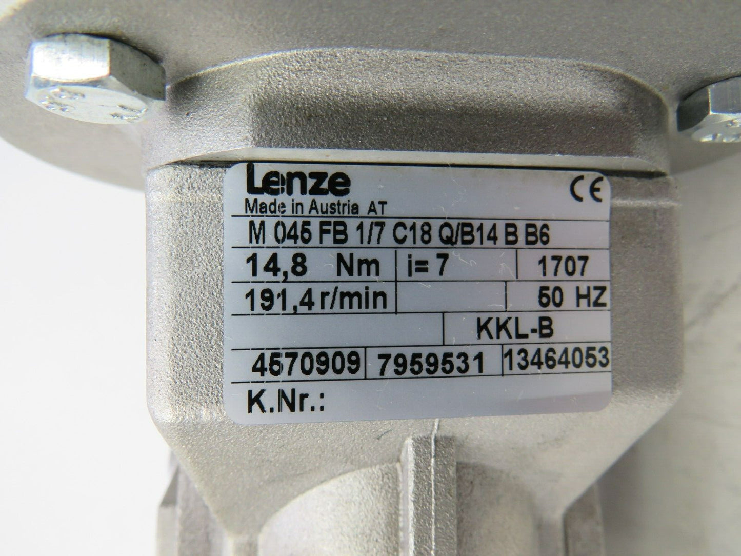 Lenze MDERAXX071-32V1C  MDERAXX-071-32V1C M 045 FB 1/7 C18 Q/B14 B B6    New