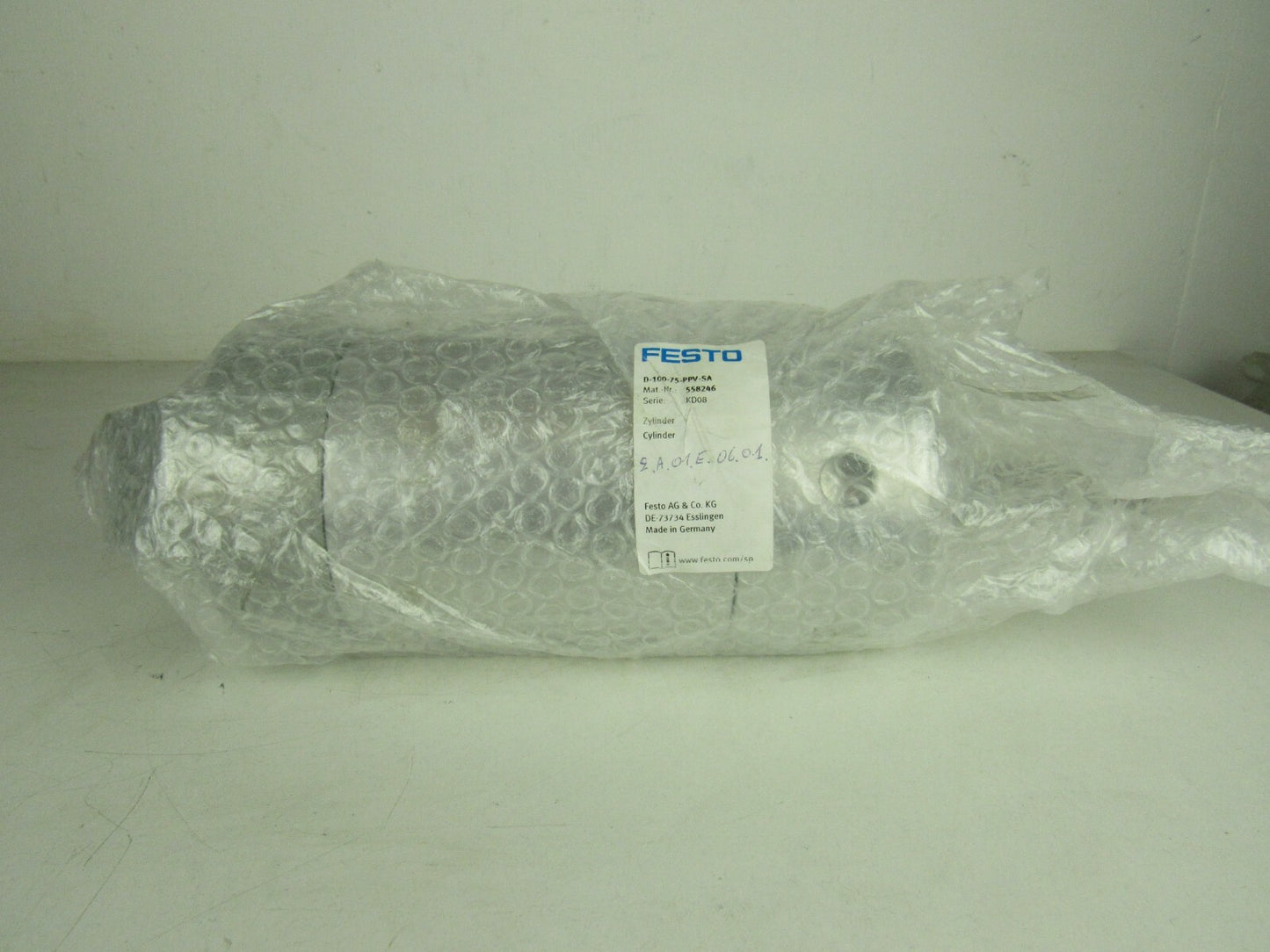 Festo D-100-75-PPV-SA 558246 Cylinder New Zylinder
