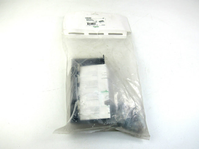 SCHNEIDER ELECTRIC  LV431061 NSX100-250 INV/INS 4P ONE-PIECE SPREADER  New